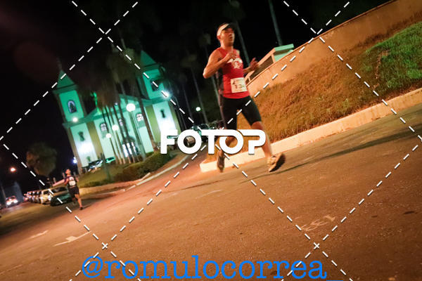 Buy your photos of the eventNIGHT RUN LAGOA DOURADA MG on Fotop