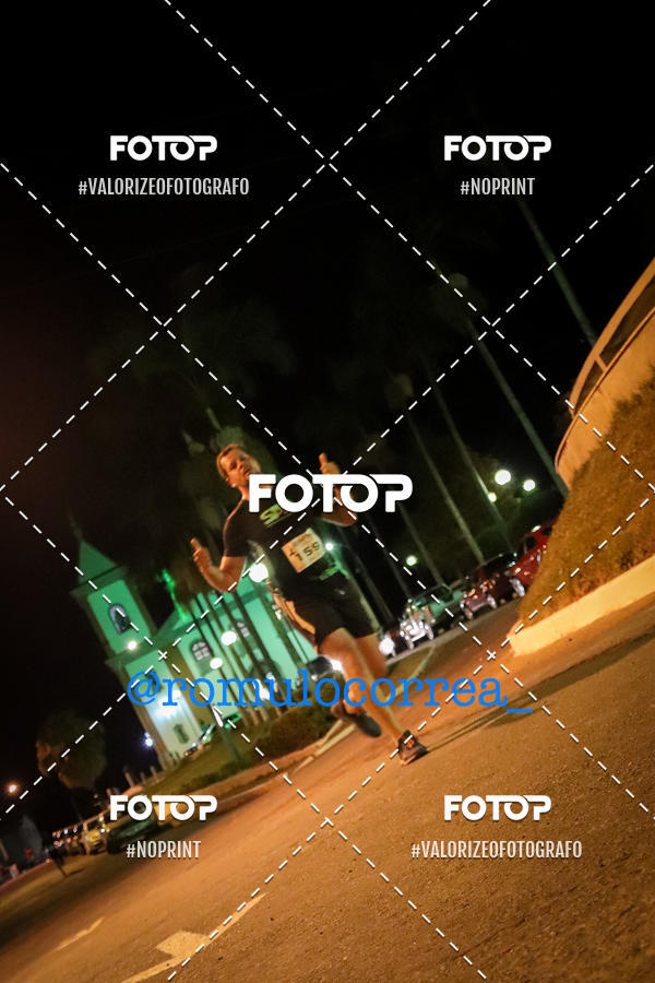 Buy your photos of the eventNIGHT RUN LAGOA DOURADA MG on Fotop