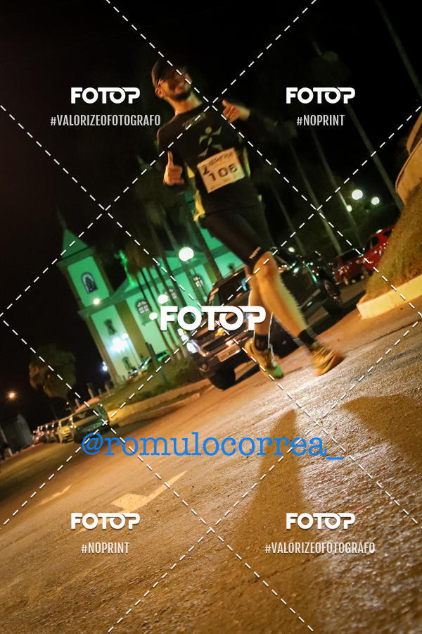 Buy your photos of the eventNIGHT RUN LAGOA DOURADA MG on Fotop