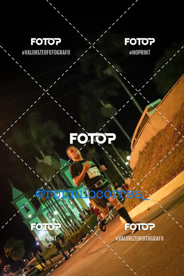 Buy your photos of the eventNIGHT RUN LAGOA DOURADA MG on Fotop