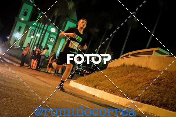 Buy your photos of the eventNIGHT RUN LAGOA DOURADA MG on Fotop
