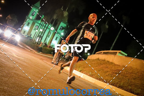 Buy your photos of the eventNIGHT RUN LAGOA DOURADA MG on Fotop