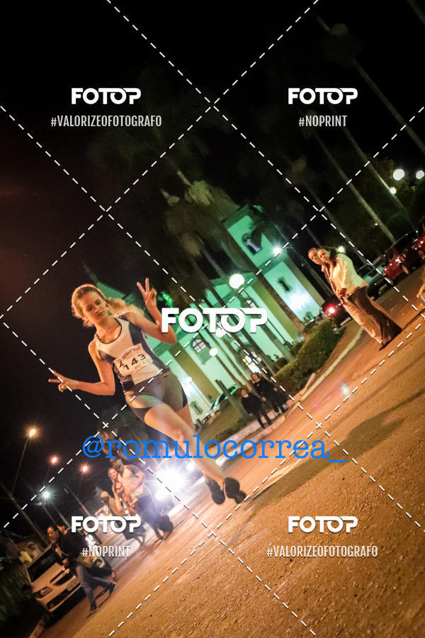 Buy your photos of the eventNIGHT RUN LAGOA DOURADA MG on Fotop