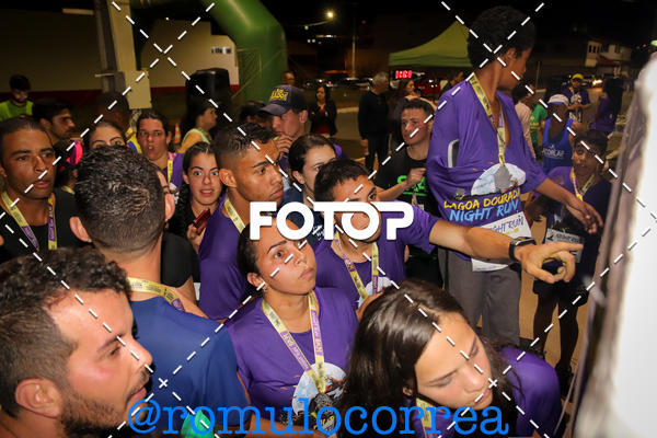 Buy your photos of the eventNIGHT RUN LAGOA DOURADA MG on Fotop