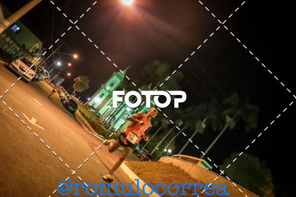 Buy your photos of the eventNIGHT RUN LAGOA DOURADA MG on Fotop