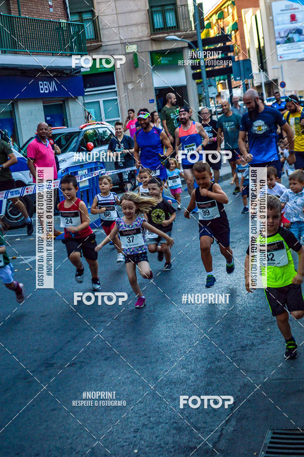 Buy your photos of the eventVII CARRERA NOCTURNA POR EL CENTRO PENINSULAR on Fotop