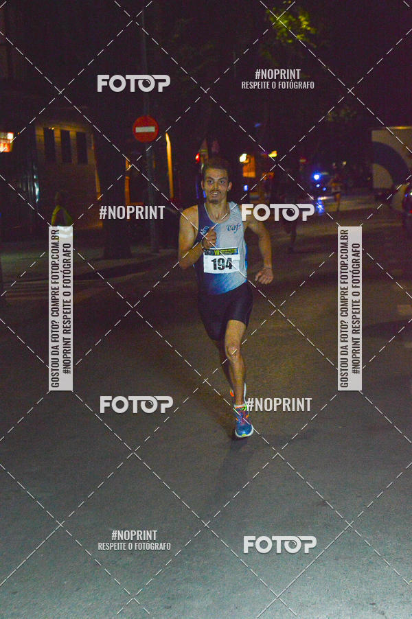 Buy your photos of the eventVII CARRERA NOCTURNA POR EL CENTRO PENINSULAR on Fotop