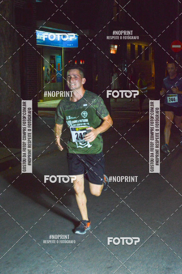 Buy your photos of the eventVII CARRERA NOCTURNA POR EL CENTRO PENINSULAR on Fotop