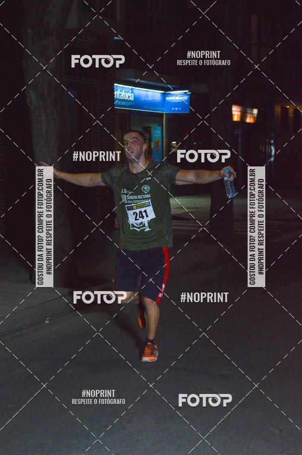 Buy your photos of the eventVII CARRERA NOCTURNA POR EL CENTRO PENINSULAR on Fotop