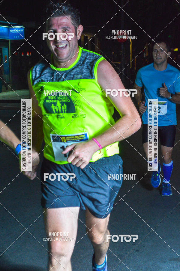 Buy your photos of the eventVII CARRERA NOCTURNA POR EL CENTRO PENINSULAR on Fotop