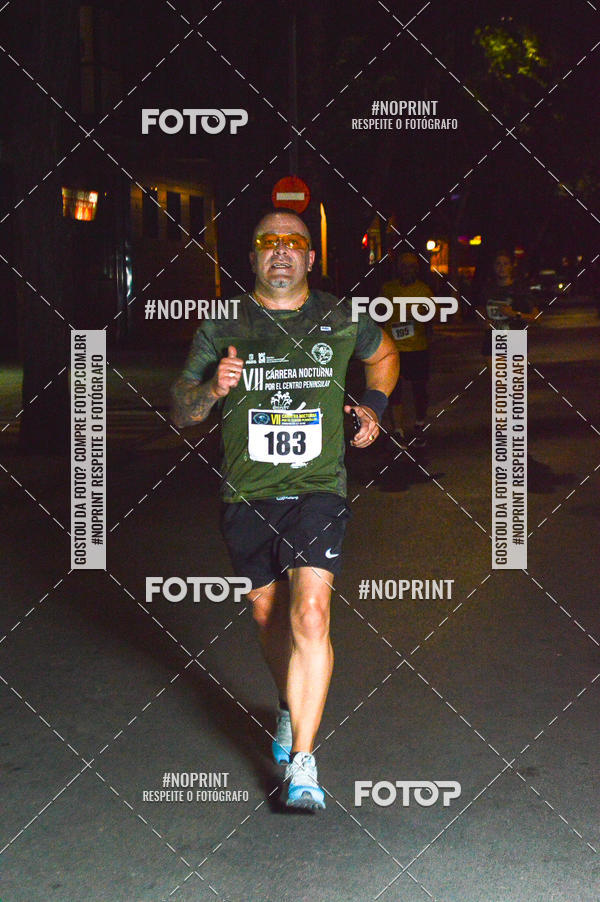 Buy your photos of the eventVII CARRERA NOCTURNA POR EL CENTRO PENINSULAR on Fotop