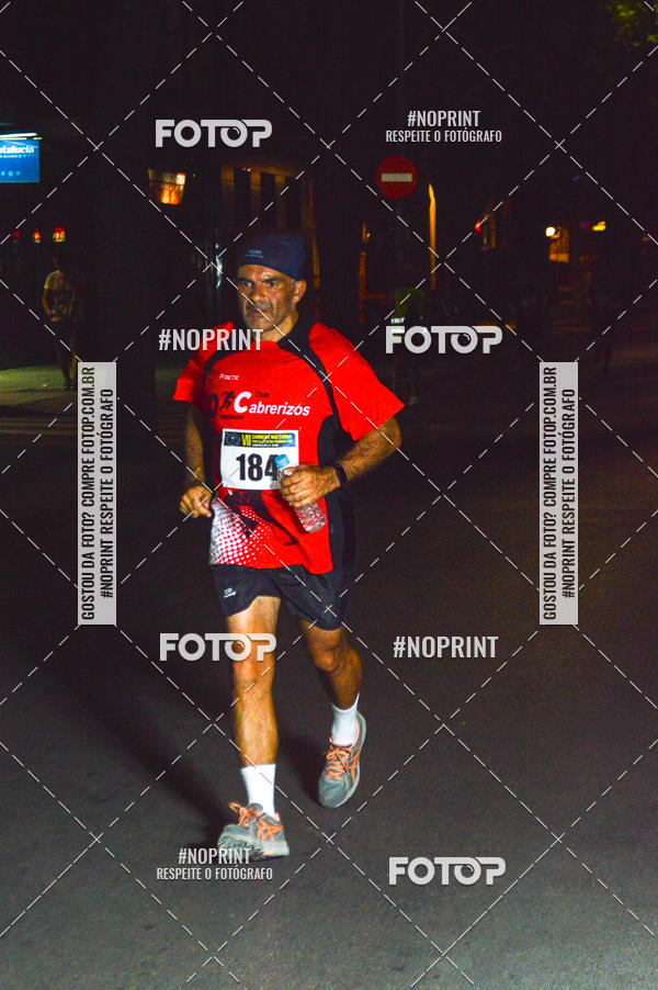 Buy your photos of the eventVII CARRERA NOCTURNA POR EL CENTRO PENINSULAR on Fotop