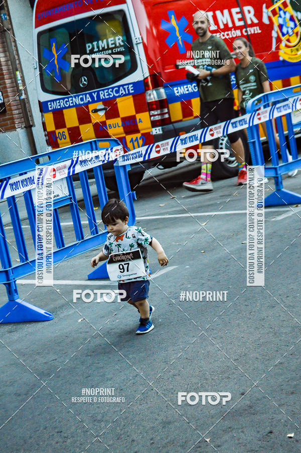 Buy your photos of the eventVII CARRERA NOCTURNA POR EL CENTRO PENINSULAR on Fotop