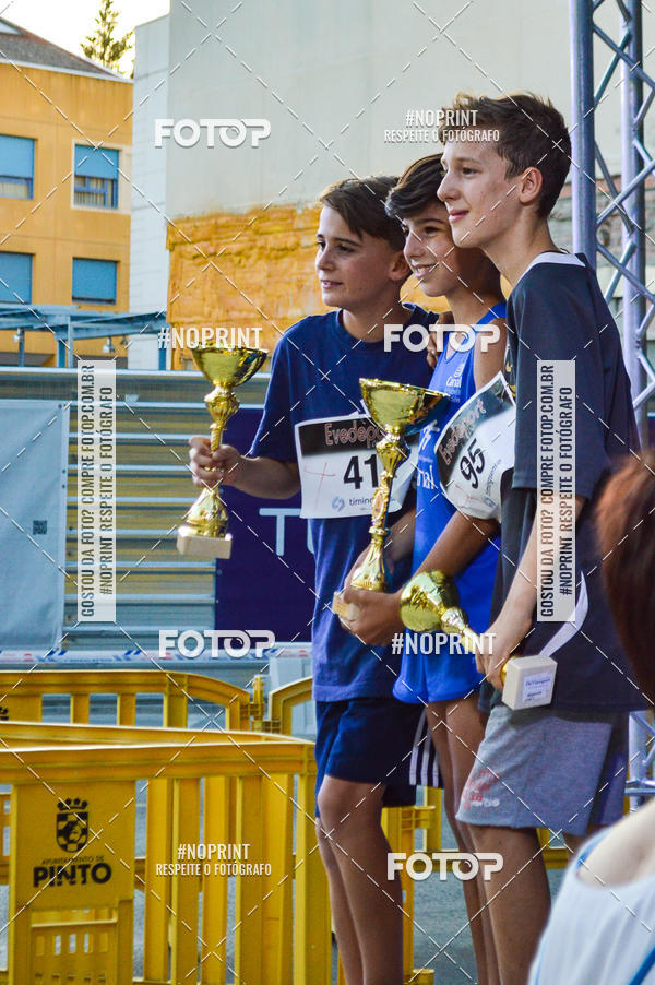 Buy your photos of the eventVII CARRERA NOCTURNA POR EL CENTRO PENINSULAR on Fotop