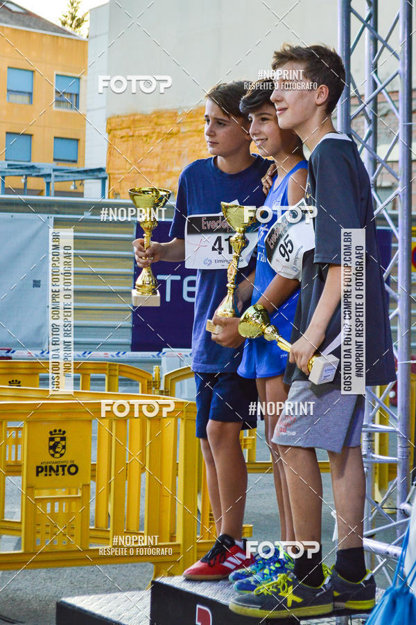 Buy your photos of the eventVII CARRERA NOCTURNA POR EL CENTRO PENINSULAR on Fotop
