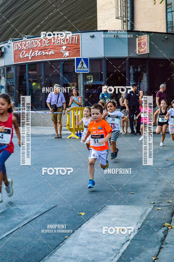 Buy your photos of the eventVII CARRERA NOCTURNA POR EL CENTRO PENINSULAR on Fotop