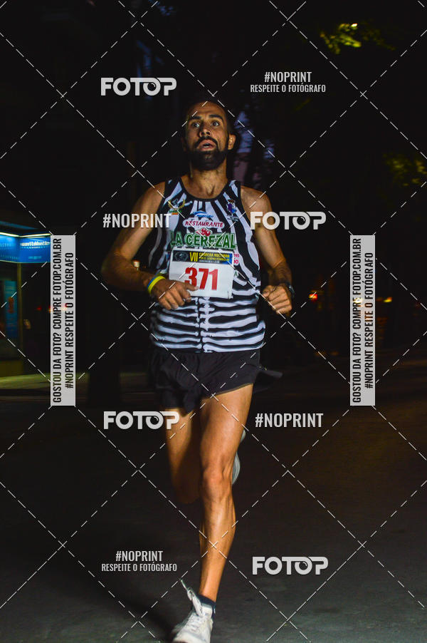 Buy your photos of the eventVII CARRERA NOCTURNA POR EL CENTRO PENINSULAR on Fotop
