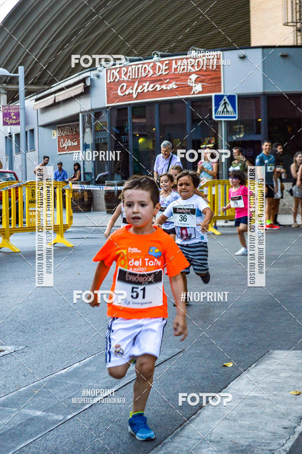 Buy your photos of the eventVII CARRERA NOCTURNA POR EL CENTRO PENINSULAR on Fotop