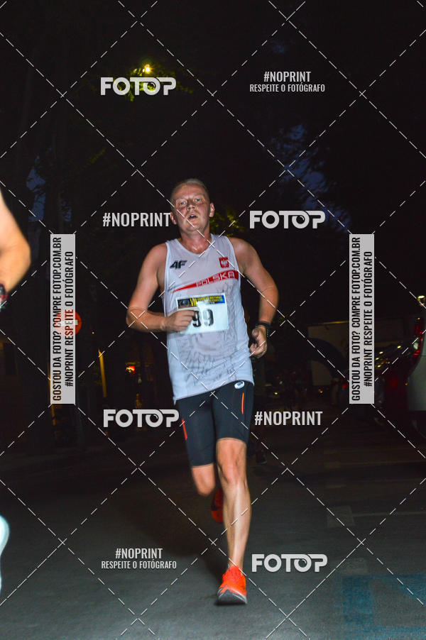 Buy your photos of the eventVII CARRERA NOCTURNA POR EL CENTRO PENINSULAR on Fotop
