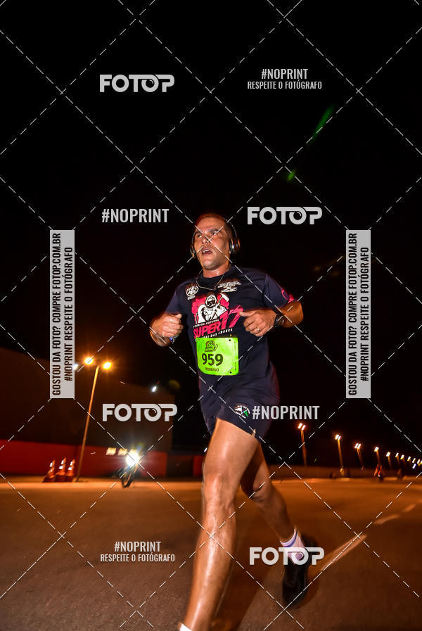 Buy your photos of the event1 Corrida Noturna Super 17 - Etapa Mogi das Cruzes on Fotop