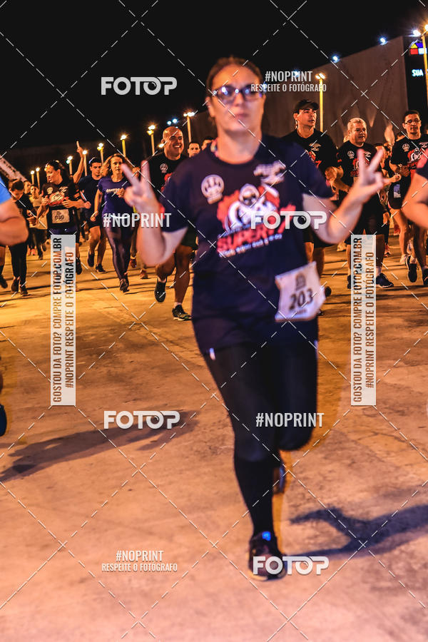 Acquista le foto dell'evento1 Corrida Noturna Super 17 - Etapa Mogi das Cruzes in Fotop