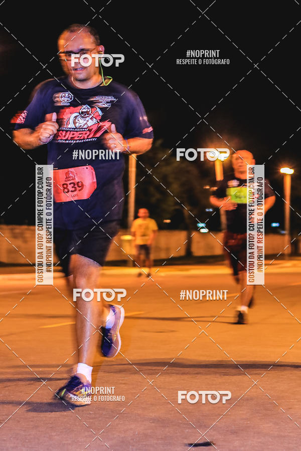 Buy your photos of the event1 Corrida Noturna Super 17 - Etapa Mogi das Cruzes on Fotop