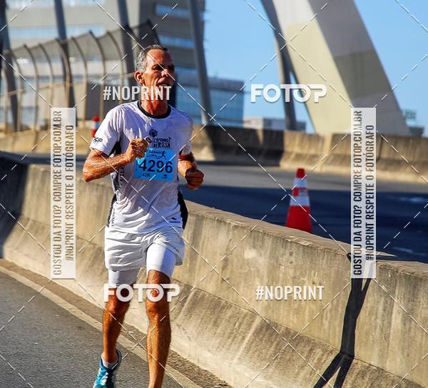 Buy your photos of the eventMaratona e Meia Maratona das Gerais on Fotop