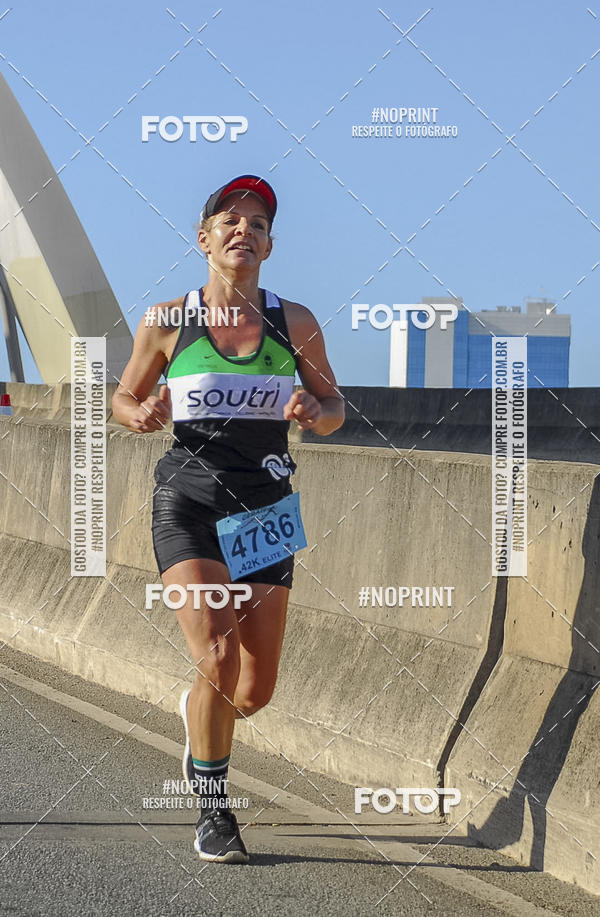 Buy your photos of the eventMaratona e Meia Maratona das Gerais on Fotop