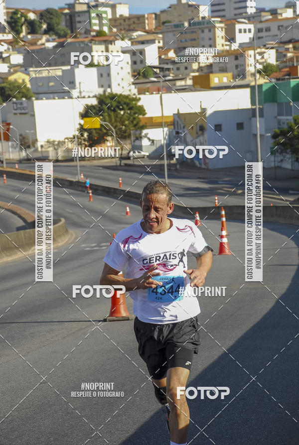 Buy your photos of the eventMaratona e Meia Maratona das Gerais on Fotop