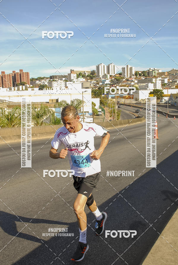 Buy your photos of the eventMaratona e Meia Maratona das Gerais on Fotop
