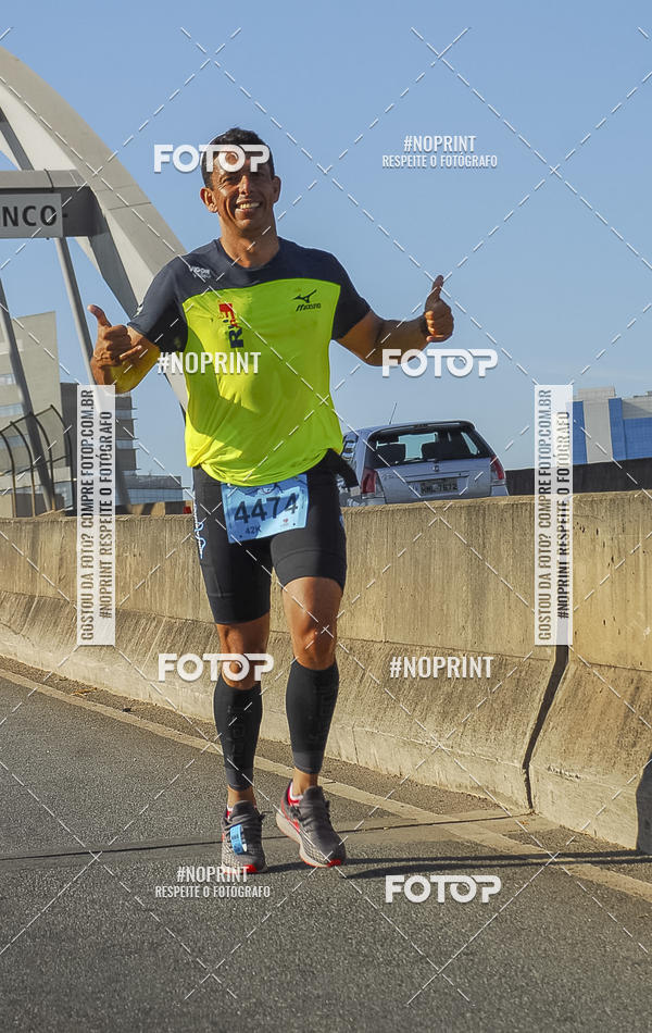 Buy your photos of the eventMaratona e Meia Maratona das Gerais on Fotop