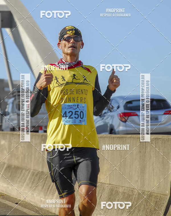 Buy your photos of the eventMaratona e Meia Maratona das Gerais on Fotop