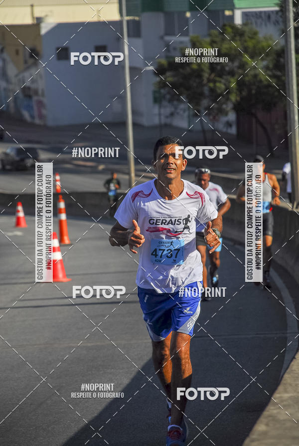 Buy your photos of the eventMaratona e Meia Maratona das Gerais on Fotop