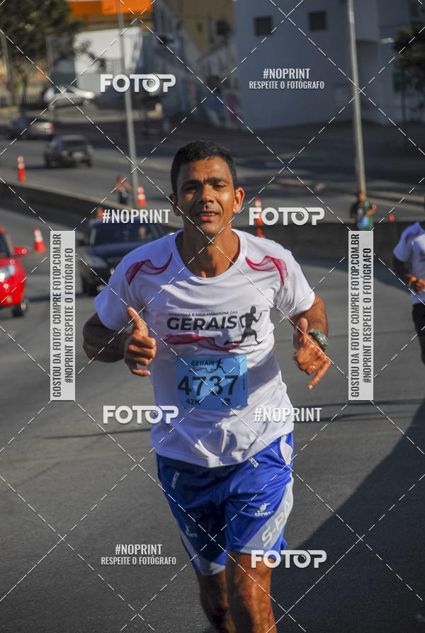 Buy your photos of the eventMaratona e Meia Maratona das Gerais on Fotop