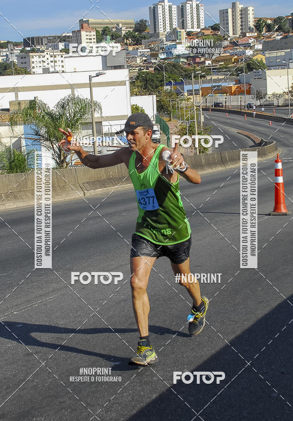 Buy your photos of the eventMaratona e Meia Maratona das Gerais on Fotop
