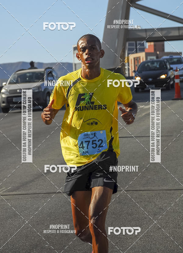 Buy your photos of the eventMaratona e Meia Maratona das Gerais on Fotop