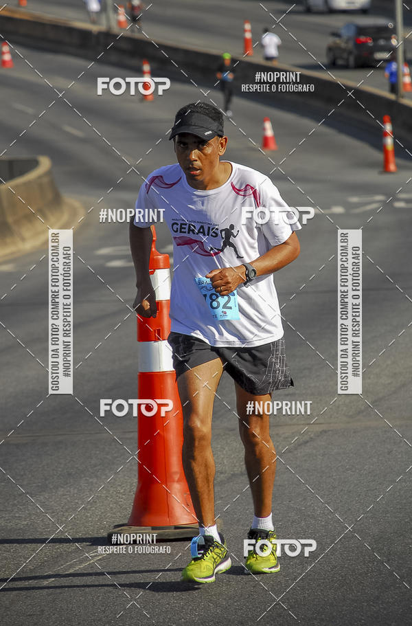 Buy your photos of the eventMaratona e Meia Maratona das Gerais on Fotop