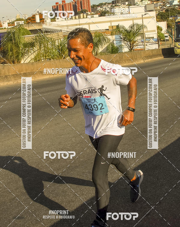 Buy your photos of the eventMaratona e Meia Maratona das Gerais on Fotop