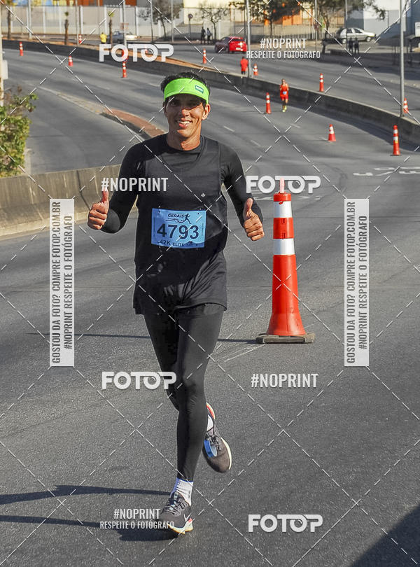 Buy your photos of the eventMaratona e Meia Maratona das Gerais on Fotop