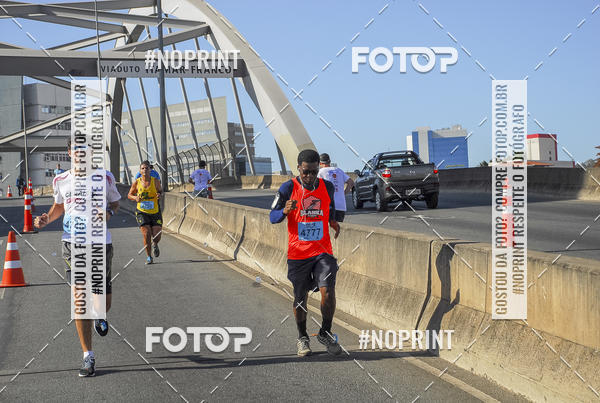 Buy your photos of the eventMaratona e Meia Maratona das Gerais on Fotop