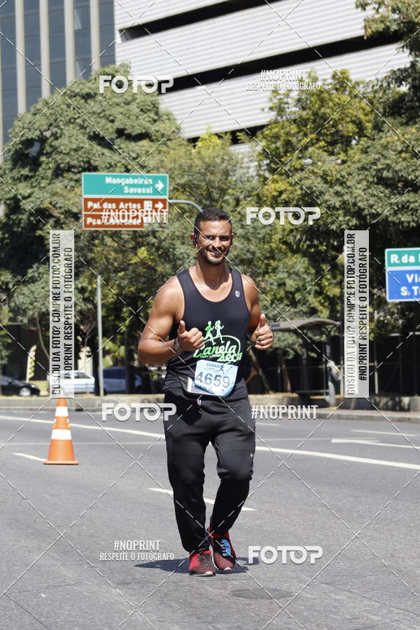 Buy your photos of the eventMaratona e Meia Maratona das Gerais on Fotop
