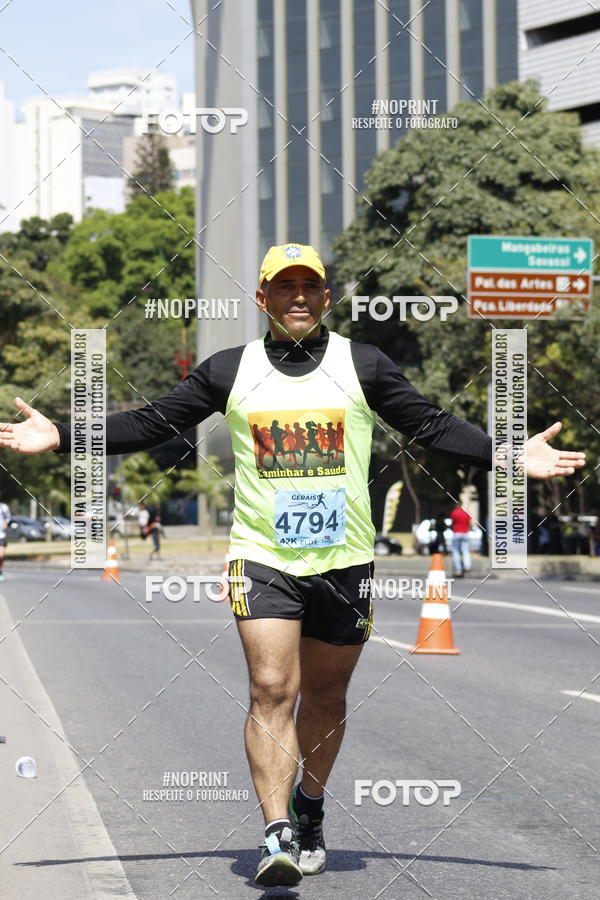 Buy your photos of the eventMaratona e Meia Maratona das Gerais on Fotop
