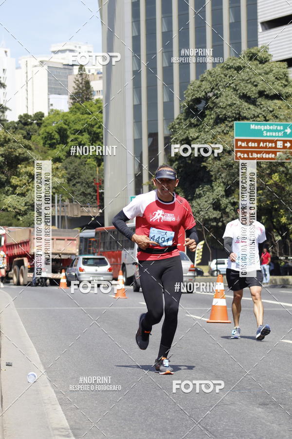 Buy your photos of the eventMaratona e Meia Maratona das Gerais on Fotop