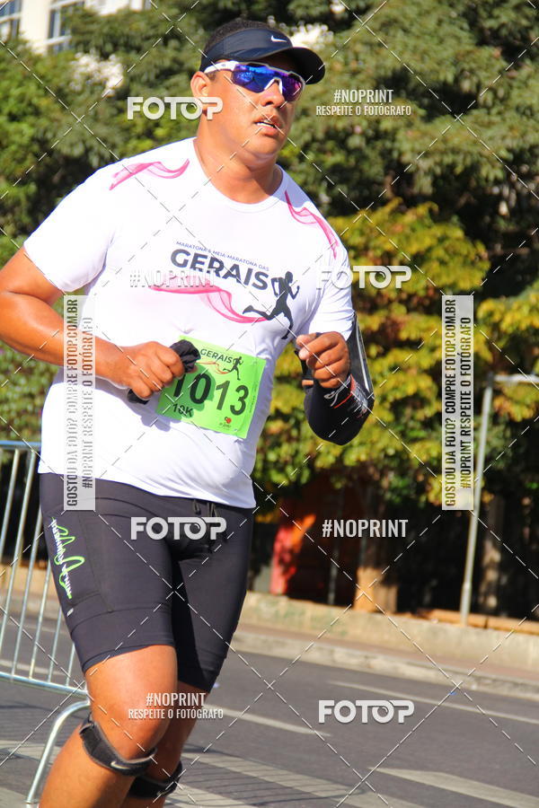 Buy your photos of the eventMaratona e Meia Maratona das Gerais on Fotop