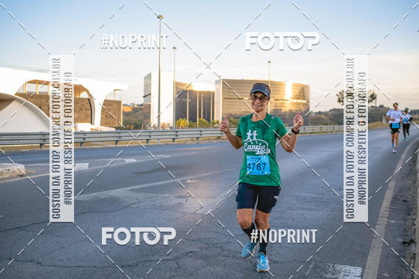 Buy your photos of the eventMaratona e Meia Maratona das Gerais on Fotop
