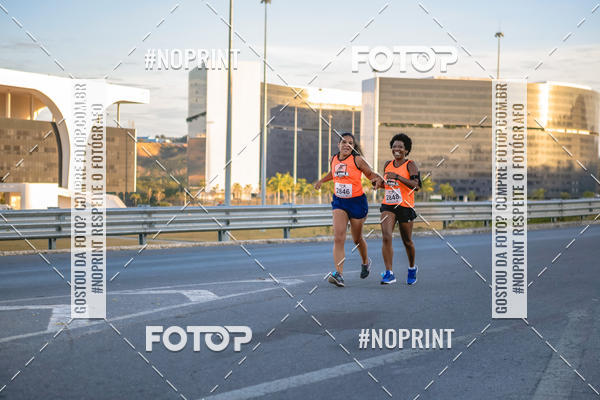 Buy your photos of the eventMaratona e Meia Maratona das Gerais on Fotop
