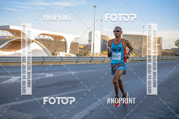 Buy your photos of the eventMaratona e Meia Maratona das Gerais on Fotop