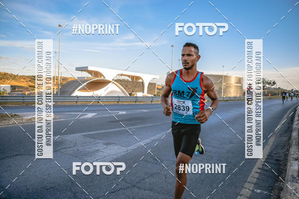 Buy your photos of the eventMaratona e Meia Maratona das Gerais on Fotop