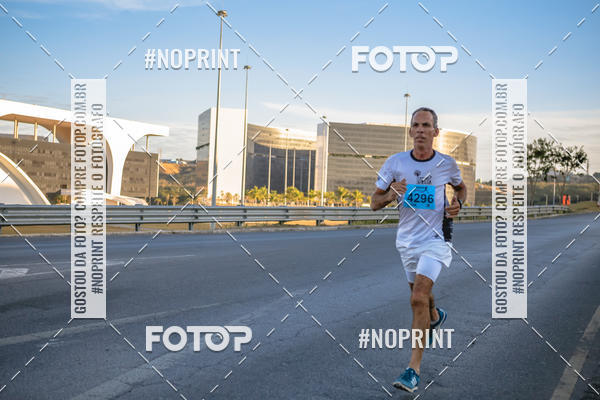 Buy your photos of the eventMaratona e Meia Maratona das Gerais on Fotop