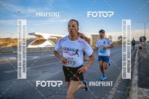 Buy your photos of the eventMaratona e Meia Maratona das Gerais on Fotop